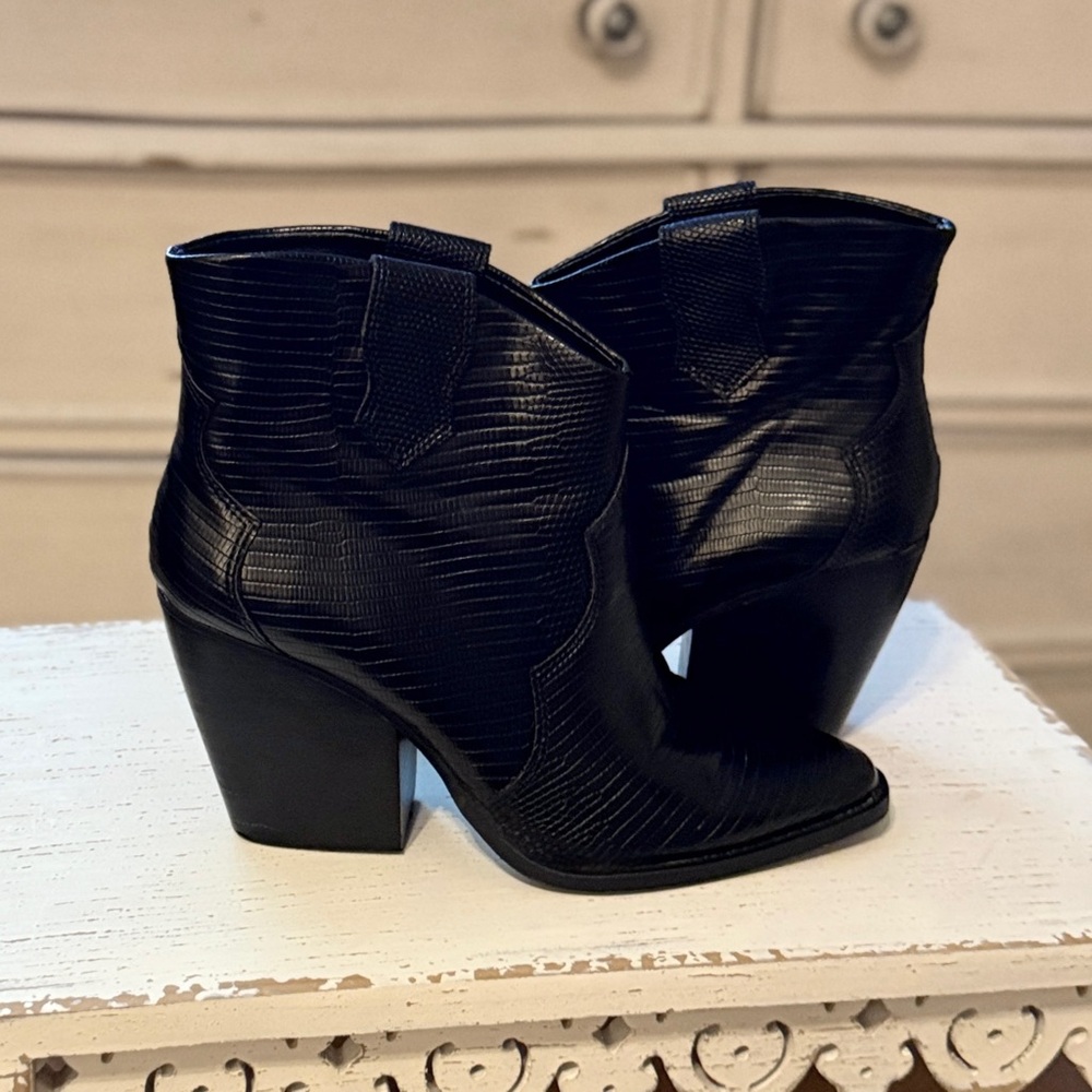 Chinese Laundry Black Bonnie Booties - Picture 8 of 12